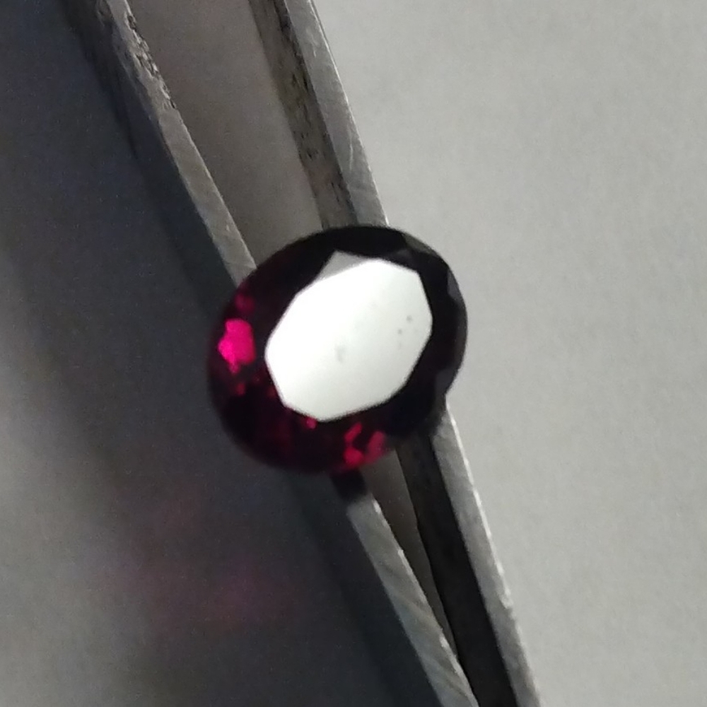 Purple Sapphire 1.5crt Oval Stone